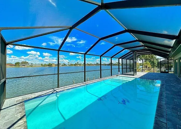 Family-Friendly Home With Heated Pool And Kayaks Villa