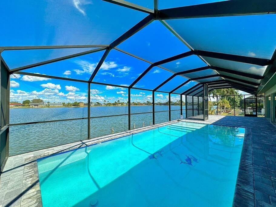 Family-friendly With Heated Pool And Kayaks Holiday home Cape Coral