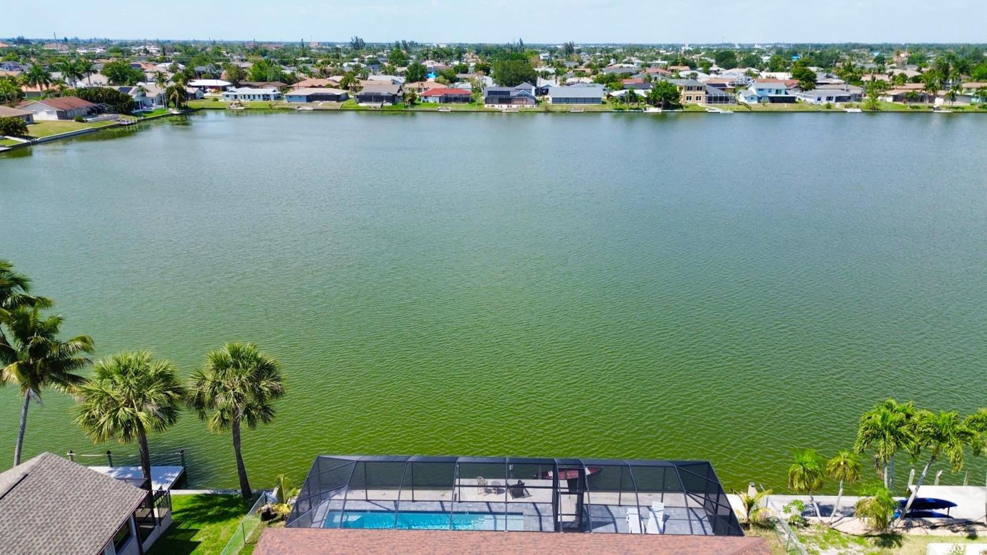 Family-friendly With Heated Pool And Kayaks Holiday home